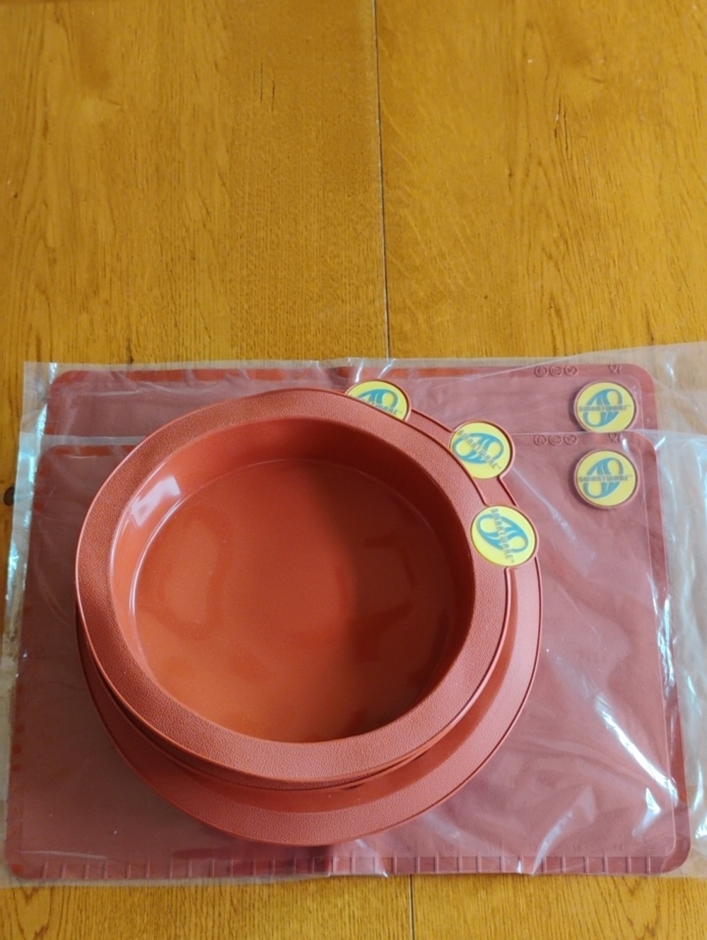 Smartware 5 Piece Silicone Bundt Pan, Cake Pans (2) & Baking Mats (2) Terracotta - Picture 7 of 8